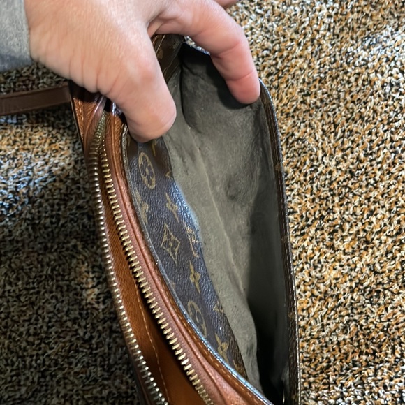 Preloved LV wristlet. 10 inches across.  Cute starter bag :) 325 obo - Picture 7 of 7